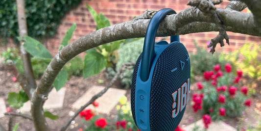 Parlante bluetooth JBL Clip 5 potencia 7W, resistente al agua IP67 - hasta 12 horas de reproducción