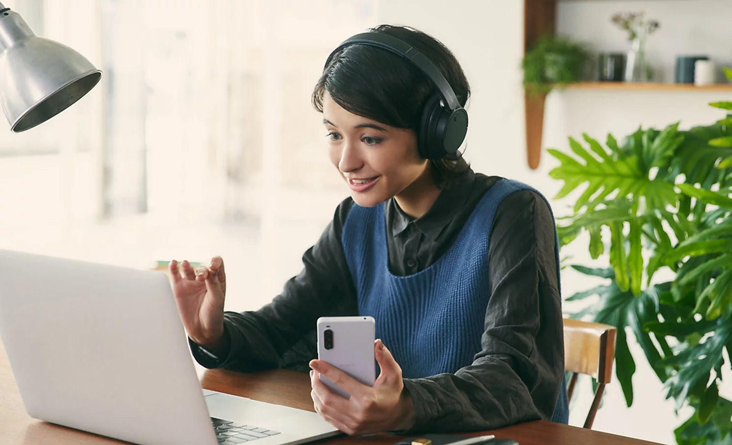 Audífonos vincha Sony WH-CH720N – Cancelación de Ruido, 35h de Batería, Sonido 360 Reality y Bluetooth 5.0