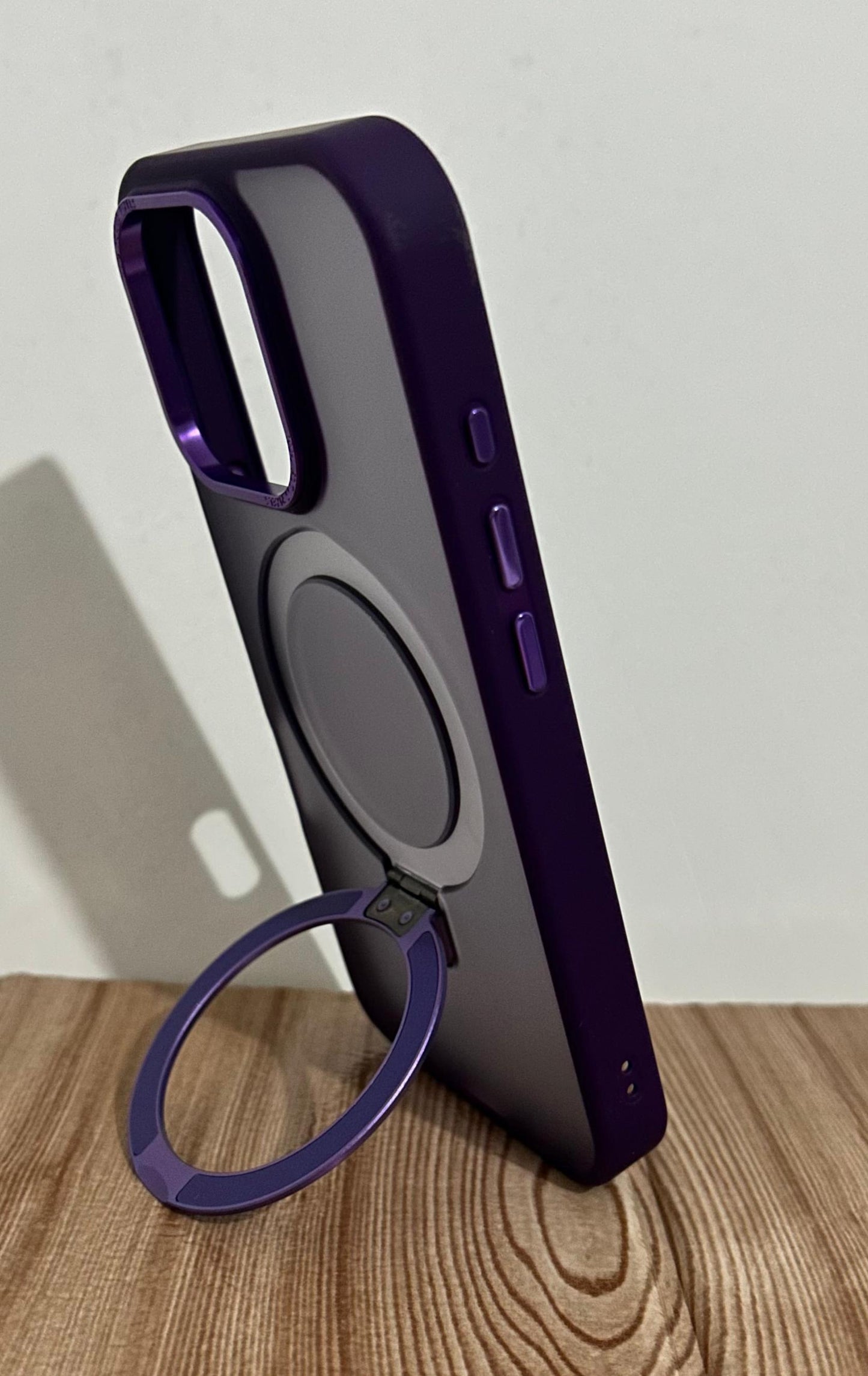 CASE STARLIGHT SHIELD LD|funda con Anillo parante Magsafe iPhone 16 pro 6.3
