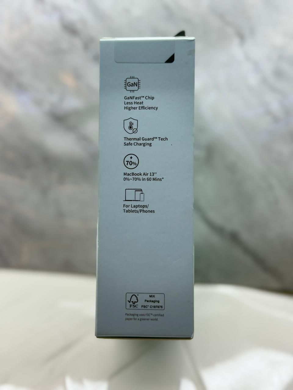 UGREEN Uno RG Robot GaN 65W | Cargador Rápido 3 Puertos (2 USB-C + 1 USB-A)