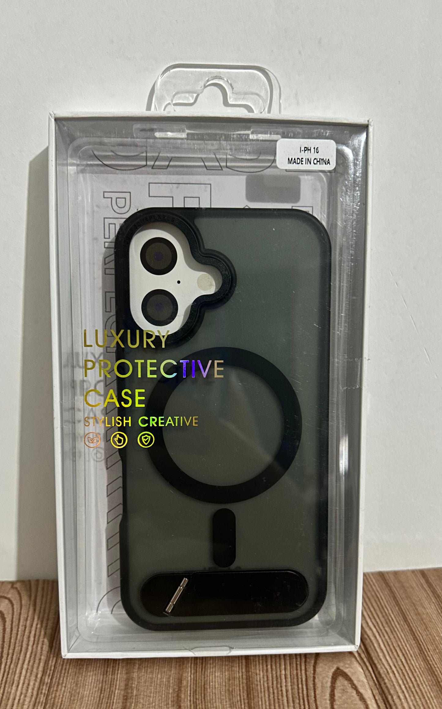 Case Magsafe premium ahumado RC | con soporte inferior iPhone 16 6.1