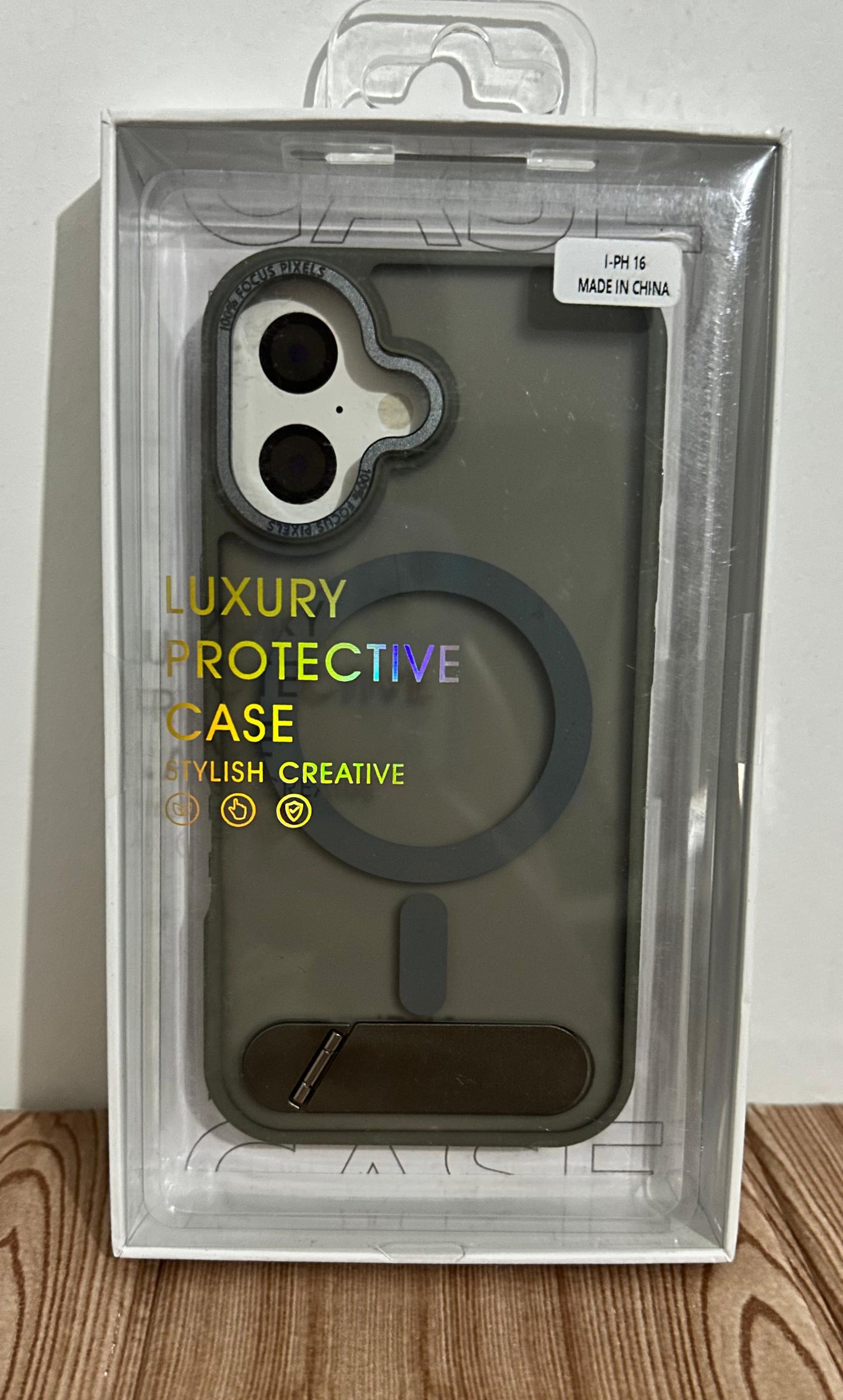 Case Magsafe premium ahumado RC | con soporte inferior iPhone 16 6.1
