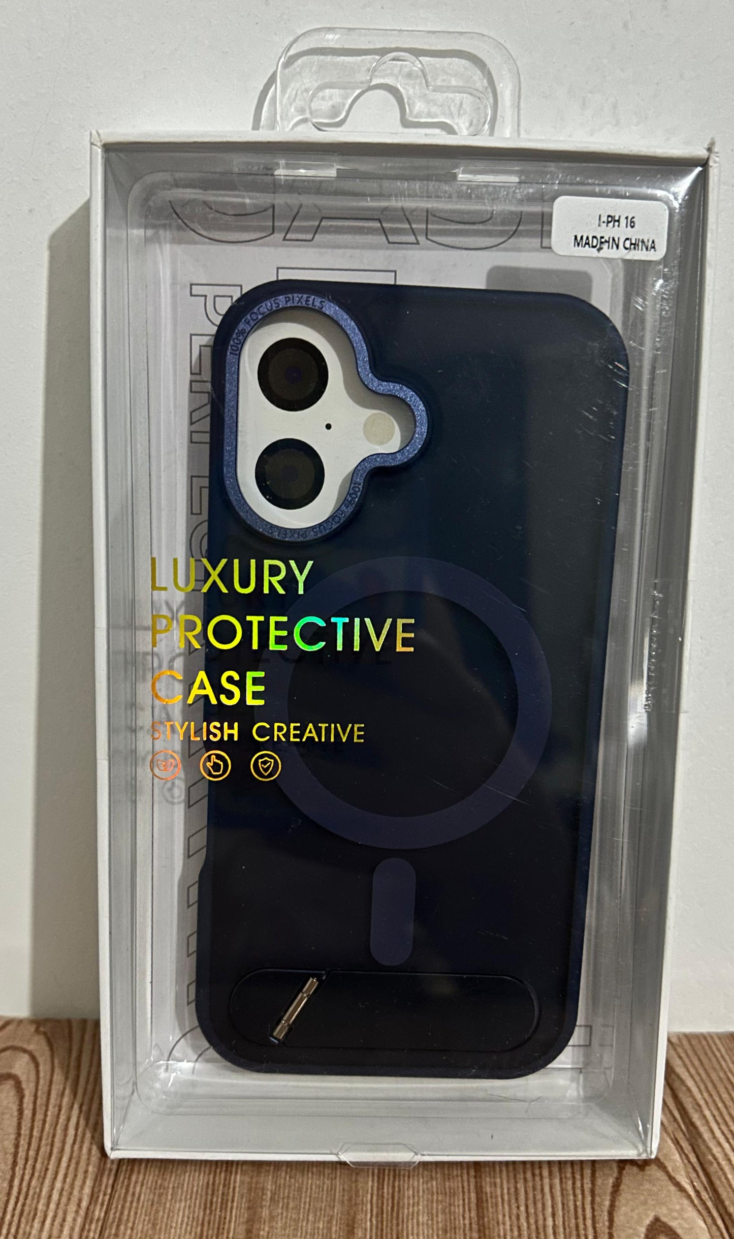 Case Magsafe premium ahumado RC | con soporte inferior iPhone 16 6.1