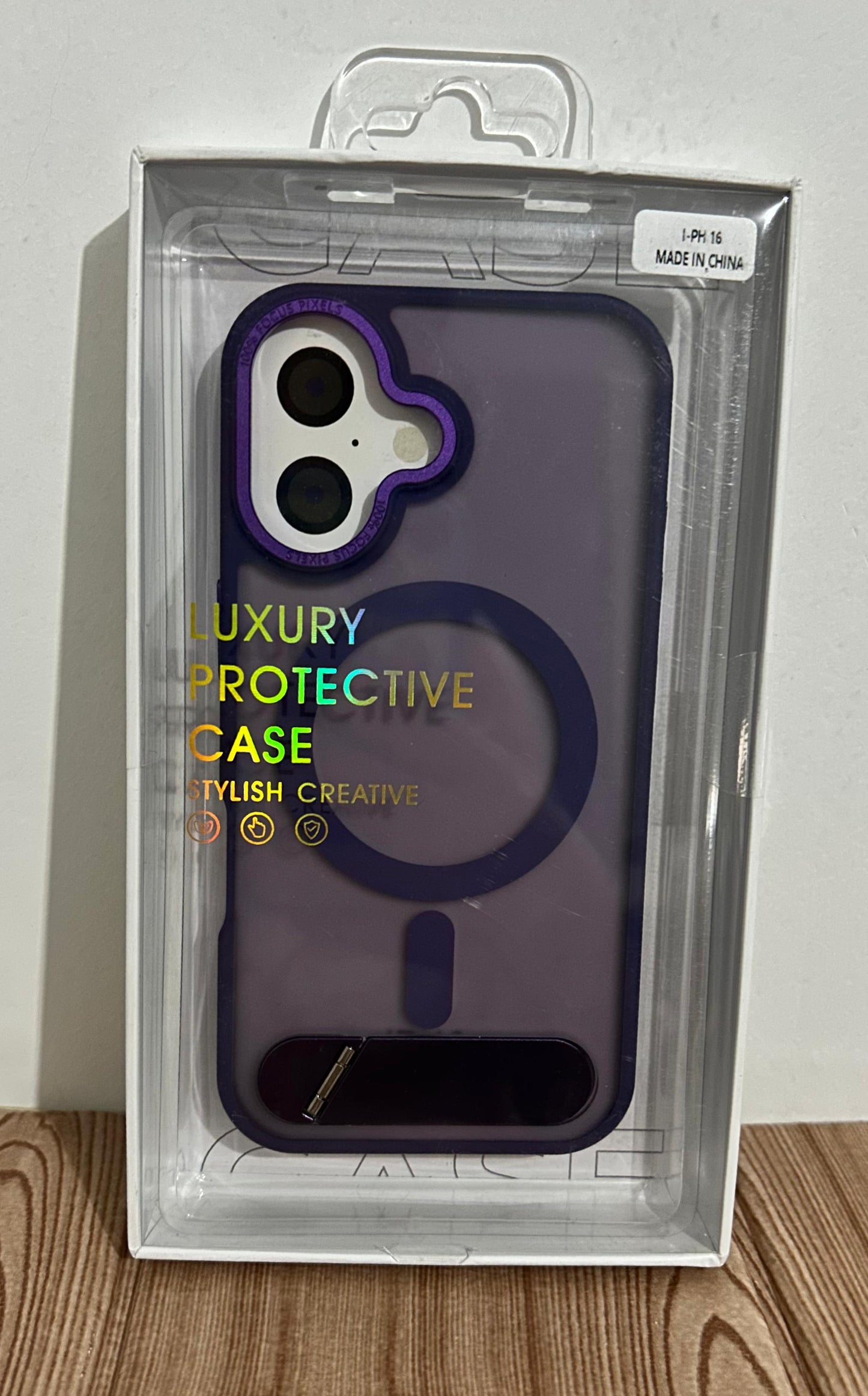 Case Magsafe premium ahumado RC | con soporte inferior iPhone 16 6.1
