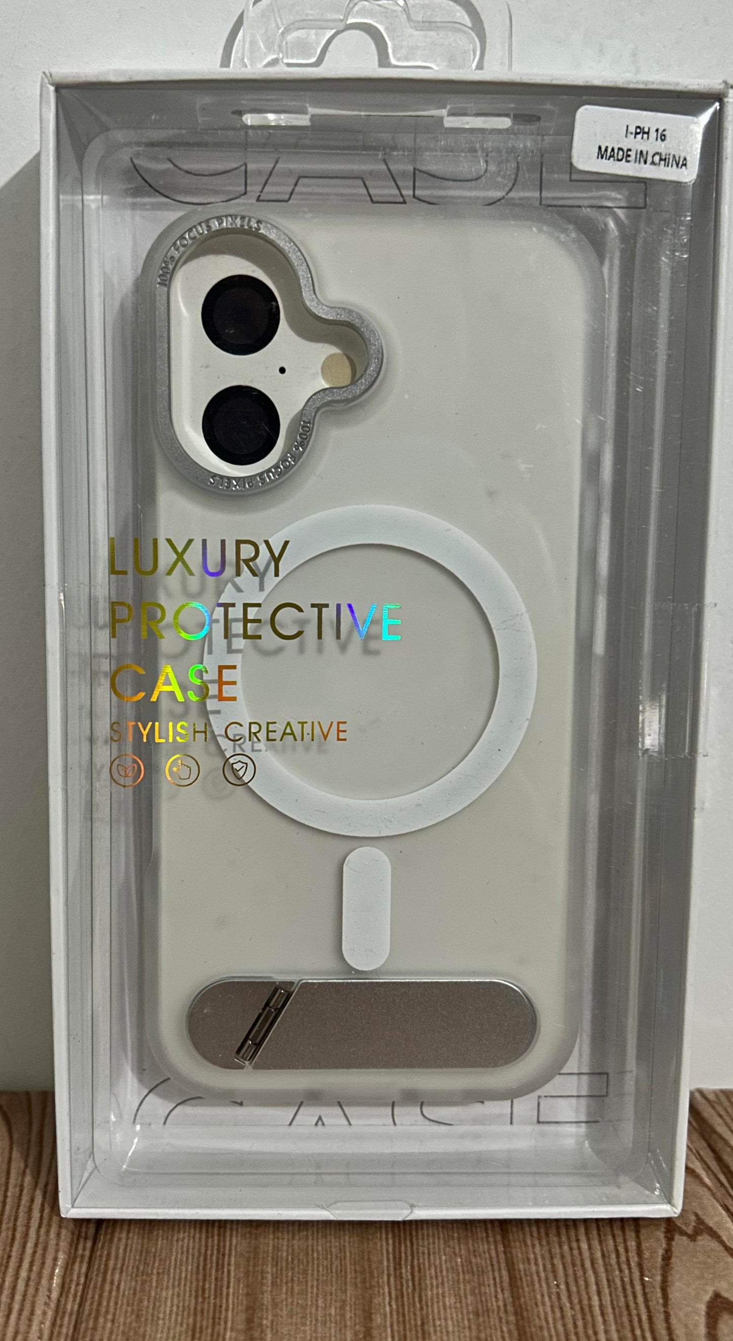 Case Magsafe premium ahumado RC | con soporte inferior iPhone 16 6.1