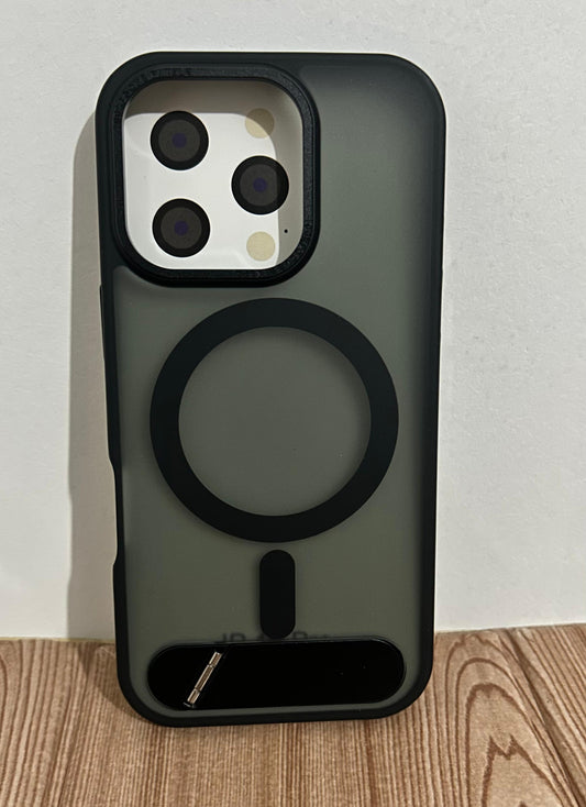 Case Magsafe premium ahumado RC | con soporte inferior iPhone 16 pro max